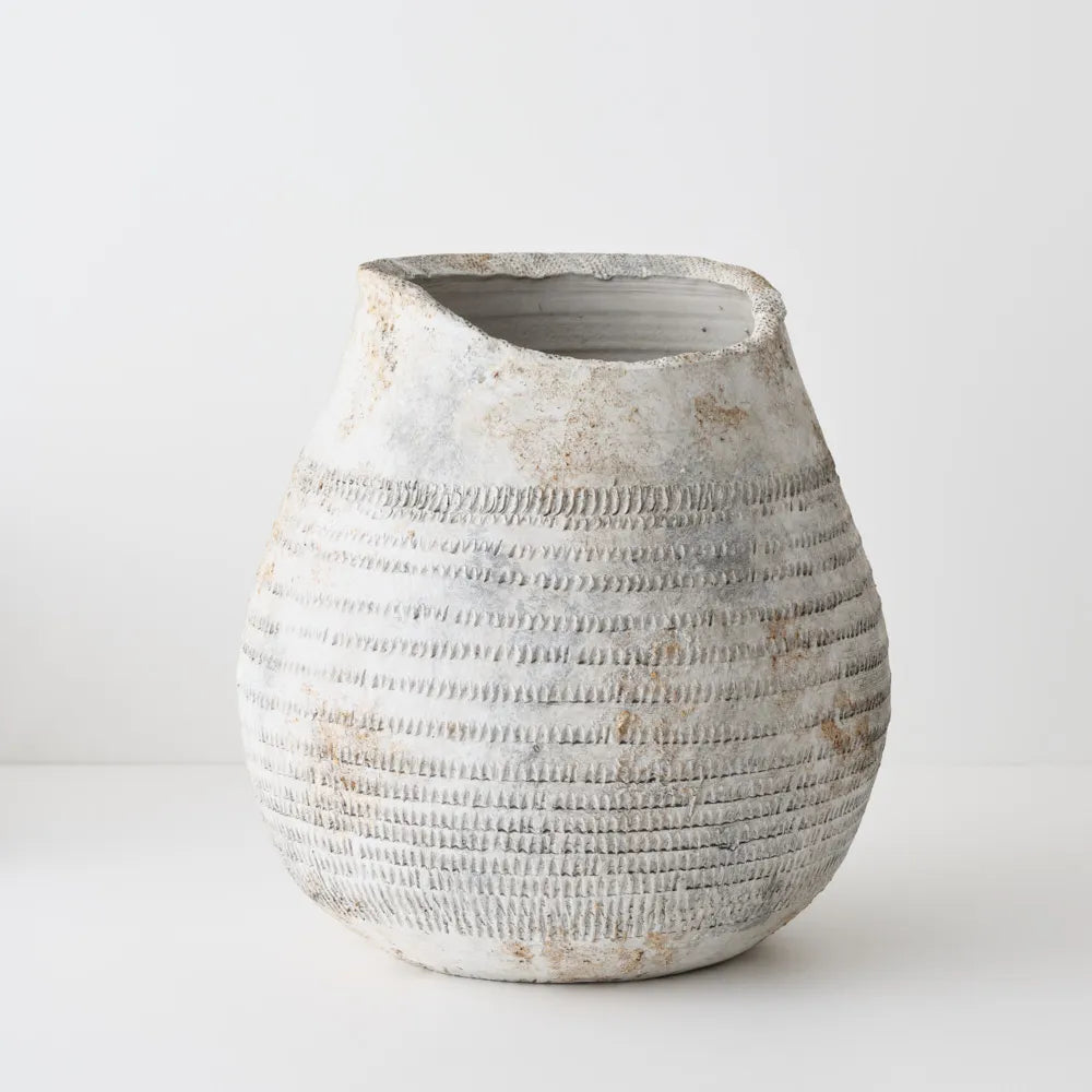Rustic Clove Pot